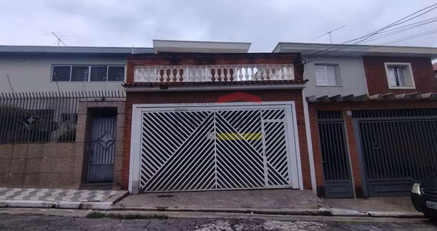 Sobrado à venda na Vila Dom Pedro II a 1,2 km metrô Jardim São Paulo