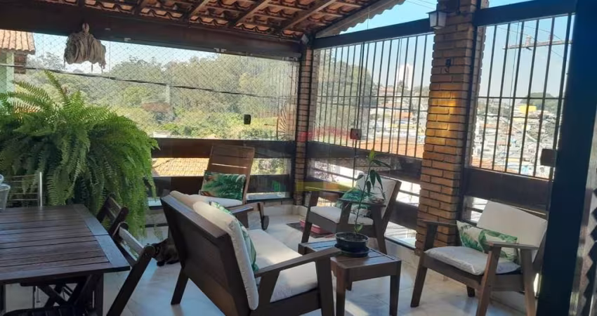 Sobrado 2 suítes 2 vagas 150m² Horto Florestal