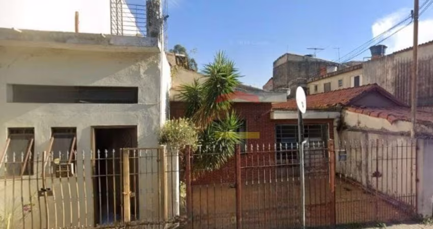 CASA TÉRREA NA VILA CONSTANÇA, 1 DORMITÓRIO, 4 VAGAS, TERRENO 10 X 23M