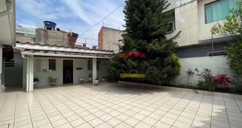 Casa térrea,em rua sem saida.
