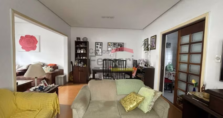 oportunida ;casa para venda , com duas casa , com 256 mts, 5 vagas de garagem 5 banheiro, 1 suite,
