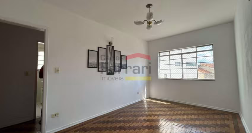 Apartamento com 2 Quartos e 1 banheiro para Alugar, 72 m² por R$ 2.000/Mês