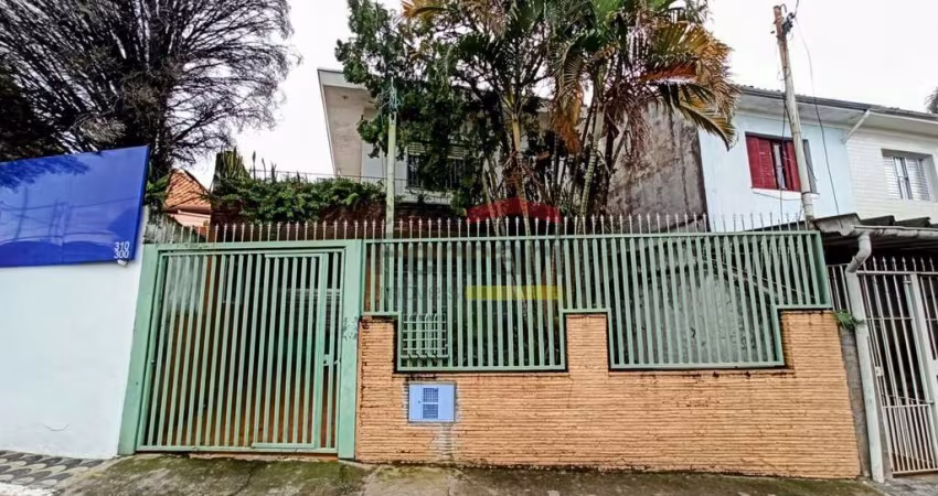 Sobrado espaçoso á venda na Água Fria, com grande potencial em localização privilegiada!