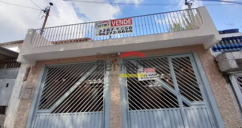 Sobrado para locação em local residencial próximo de avenida