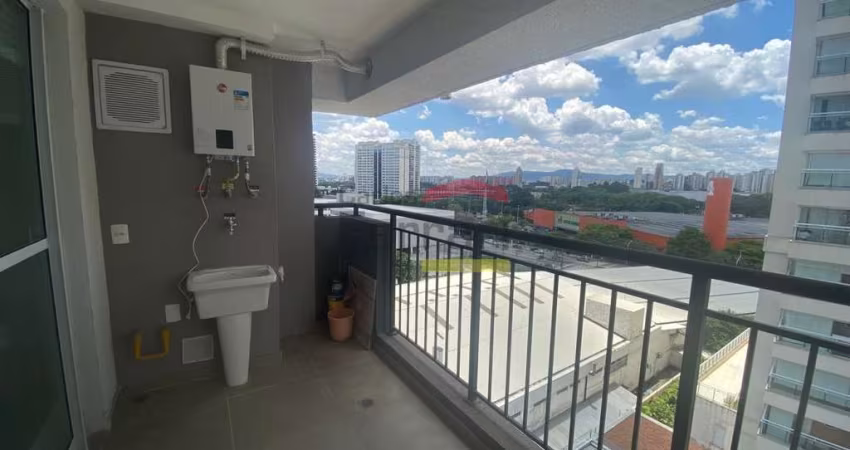 Apartamento na Barra Funda com 2 dormitórios, varanda e 1 vaga para moto. Condomínio lazer completo.