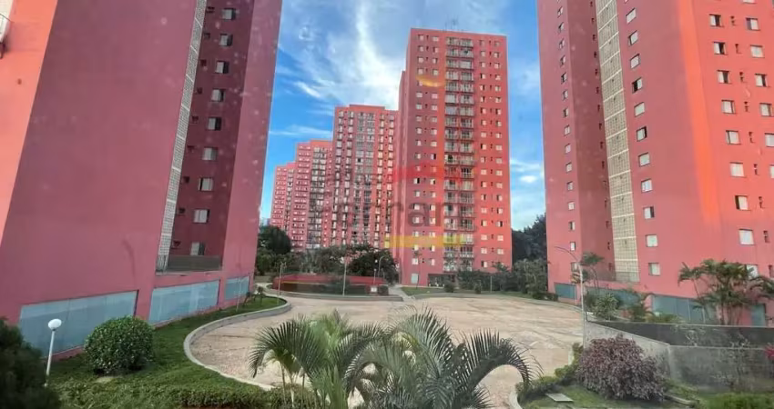 Apto com 3 dormitórios 2 banheiros 1 sendo suite,cozinha americana.