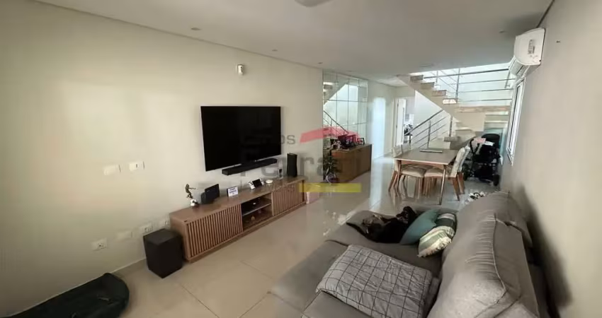 Sobrado à venda na água fria - 152m², 3 suítes, quintal com churrasqueira e alto padrão de segurança