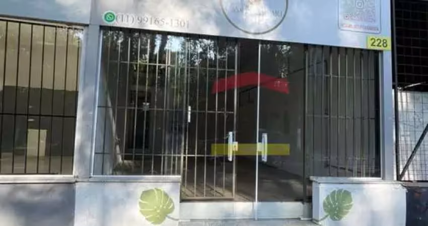 Loja de rua com 38m² de área útil pé direito auto aceita todas as formas de locação venha conhecer .