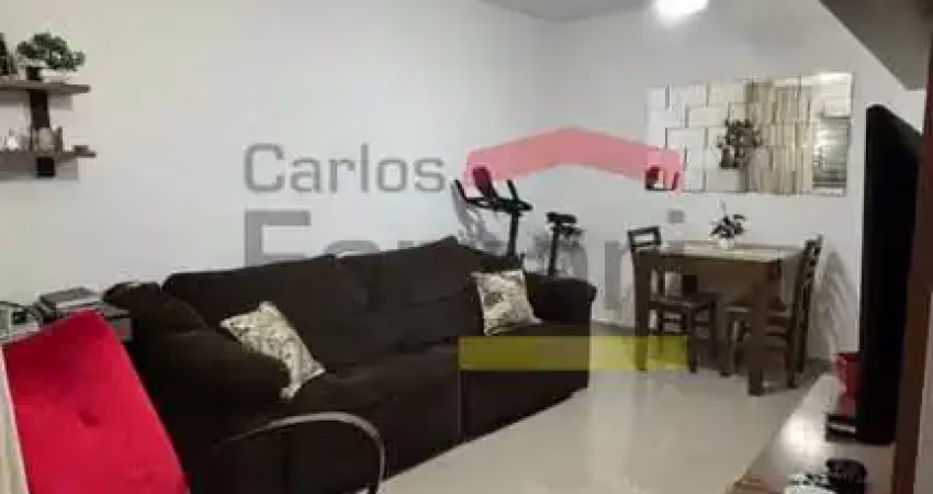 Sobrado em condomínio fechado - água fria - 2 dorm. 2 wc. 1 vaga. 60 m2