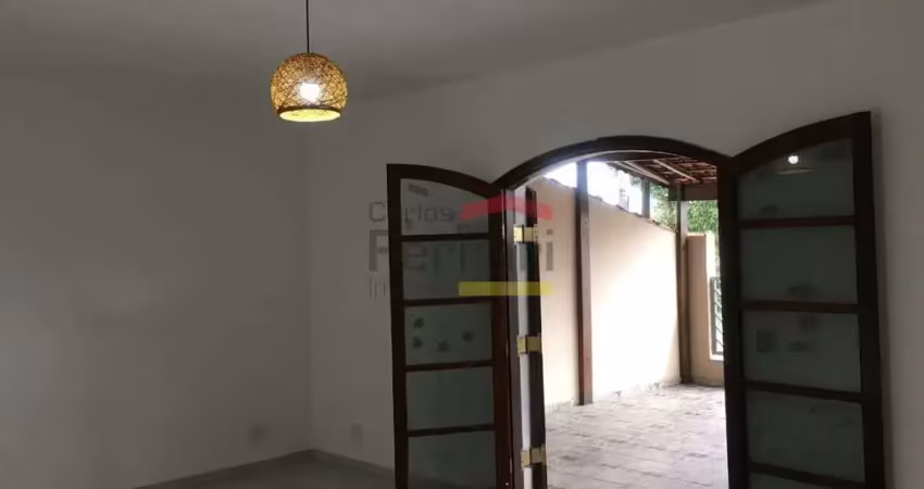 Sobrado no jardim brasil com 4 dormitórios no total, possui edícula, quintal, terraço e 2 vagas