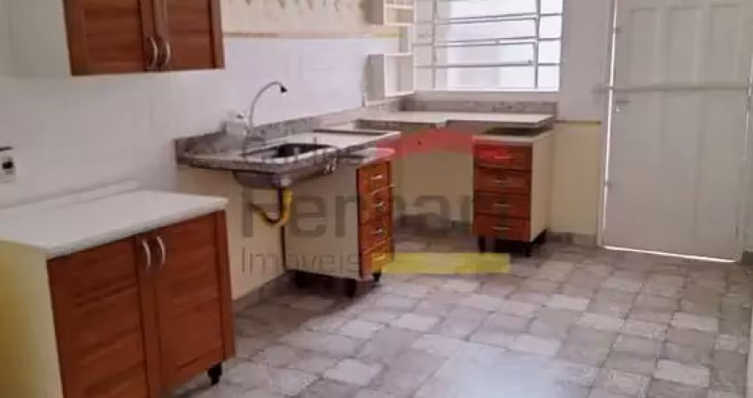Casa térrea  com quintal á 1 quadra da voluntários da pátria