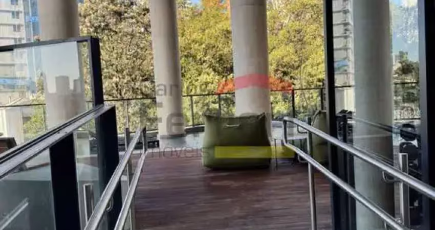 Studios de 22 a 30m², 01 banheiro, não possui vaga, categoria nr, próximo metrô