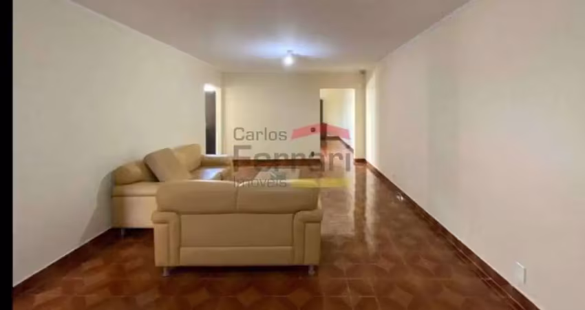 Casa térrea com 296 m² área construída  /4 dormitórios/  / 3 suítes/ 4 vagas