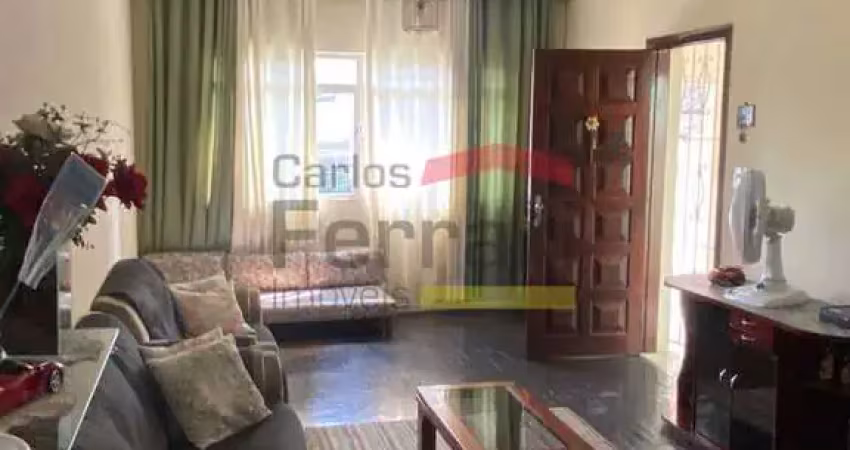 Sobrado  na parada inglesa com 3 dormitórios, sendo 1 suíte, 3 vagas, salão de festas