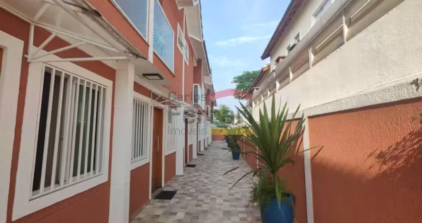 Casa em condomínio fechado no horto florestal com 2 suítes e quintal gourmet