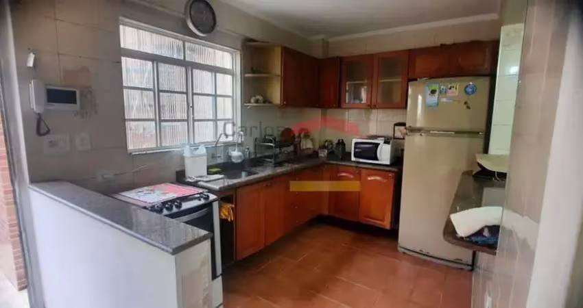 2 casas no mesmo terreno, porém tudo individualizado, bom para investidor ou 2 familias