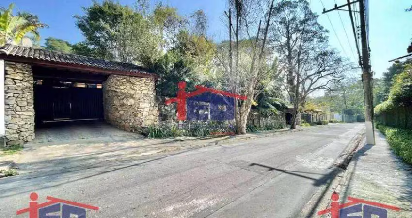 Casa com 5 quartos para alugar na Rua São Judas Tadeu, Vila Santo Antônio, Cotia