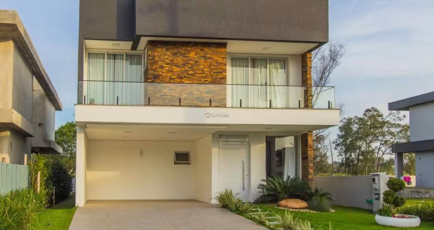 Casa de Condomínio com 4 suítes