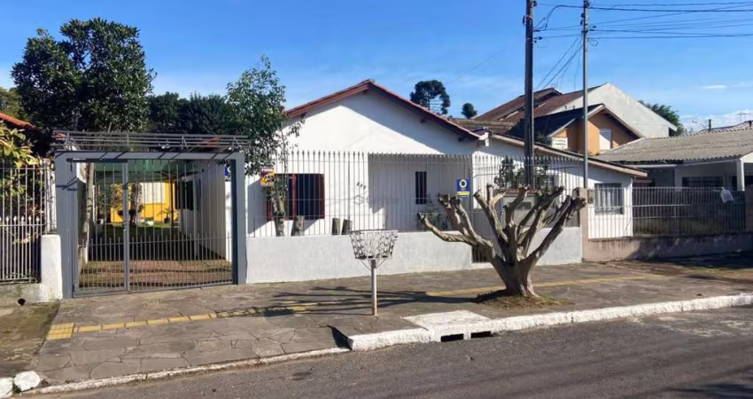 Excelente terreno (11x55) c/ 02 casas no Bairro Igara