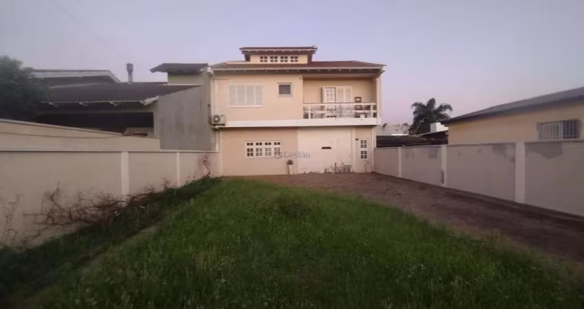 Casa 4 dormitórios