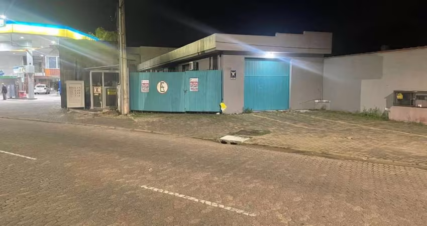 Pavilhão comercial reformado.