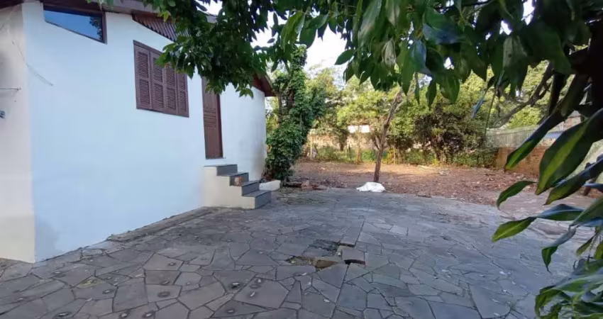 Casa térrea com amplo pátio