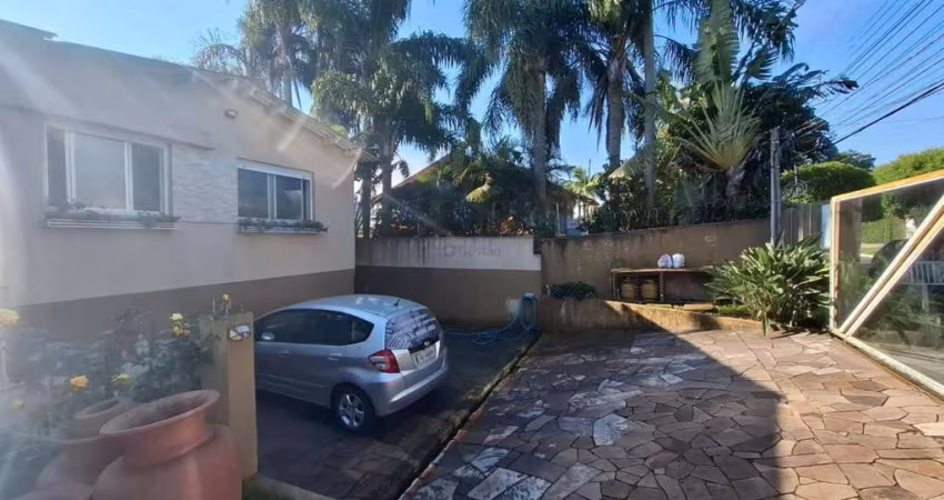 Oportunidade ! Casa 04 quartos  e amplo pátio Bairro Nossa Senhora das Graças