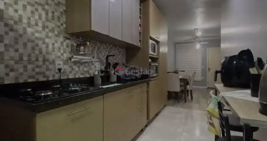 Casa em condomínio fechado com 02 dormitórios bairro olaria