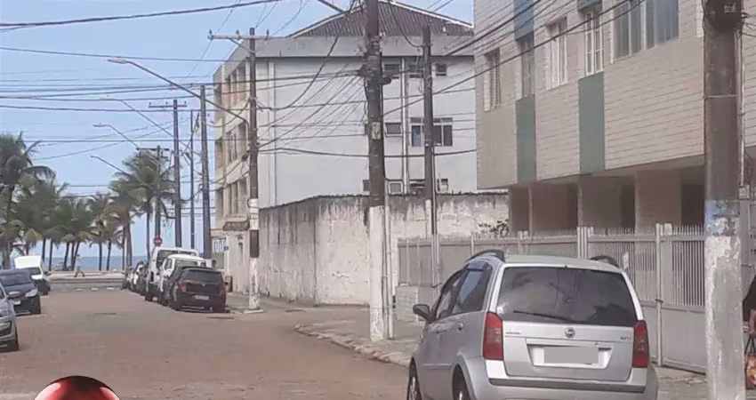 1 quadra da praia - sobrado isolado na guilhermina - bom para clinicas, escolas, pousadas, etc.