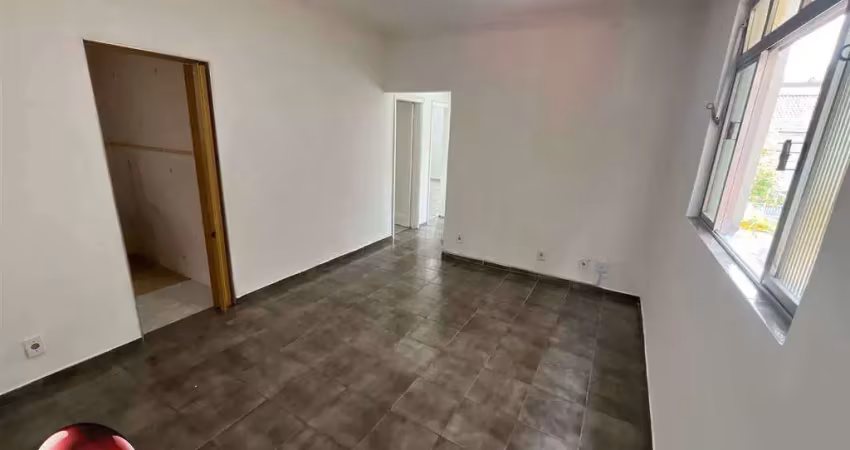 Apartamento com 3 dormitórios - 1° andar e de frente - em prédio baixo - próximo do canal 01 - 87m².