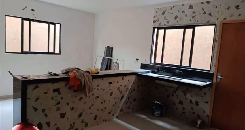 Sobreposta baixa e de fundos na vila nova - nova - em ótimo local - r$350.000 - aceita financiamento.