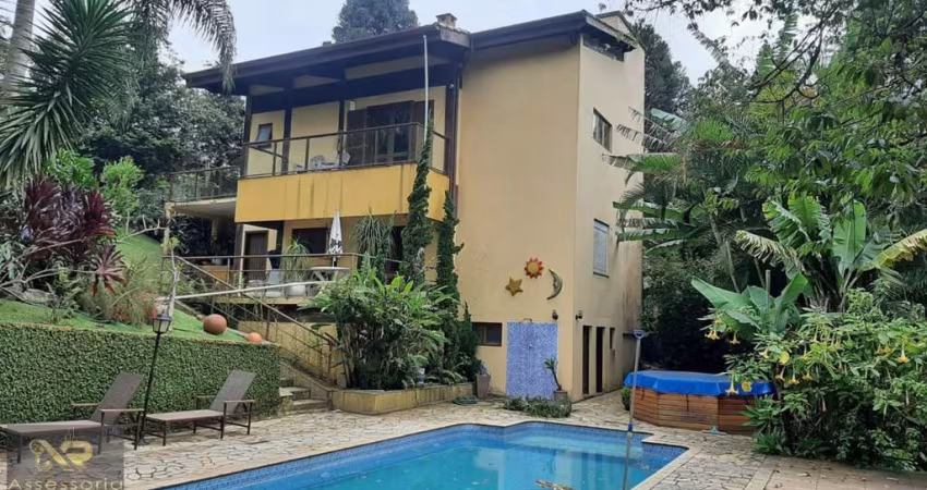 Casa em Condomínio para Venda em Cotia, Granja Caiapiá, 3 dormitórios, 3 suítes, 5 banheiros, 8 vagas