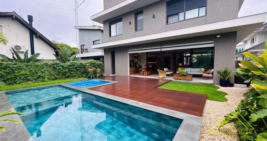 Casa com 4 dormitórios à venda, 390 m² por R$ 8.490.000,00 - Jurerê Internacional - Florianópolis/SC