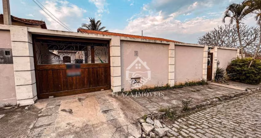 Casa com 3 dormitórios para alugar, 225 m² por R$ 4.000,00/mês - Centro - São Pedro da Aldeia/RJ