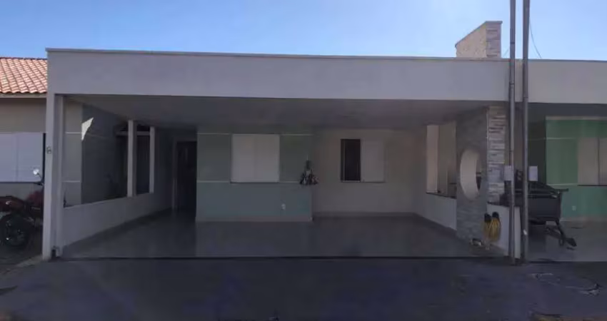 Casa de condomínio térrea para venda possui 126 metros quadrados com 2 quartos
