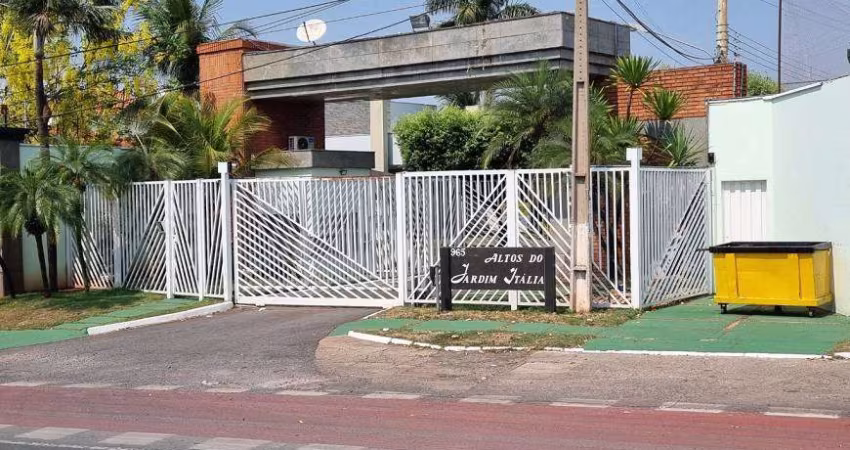 Casa térrea em condomínio para venda tem 212 metros quadrados com 3 quartos