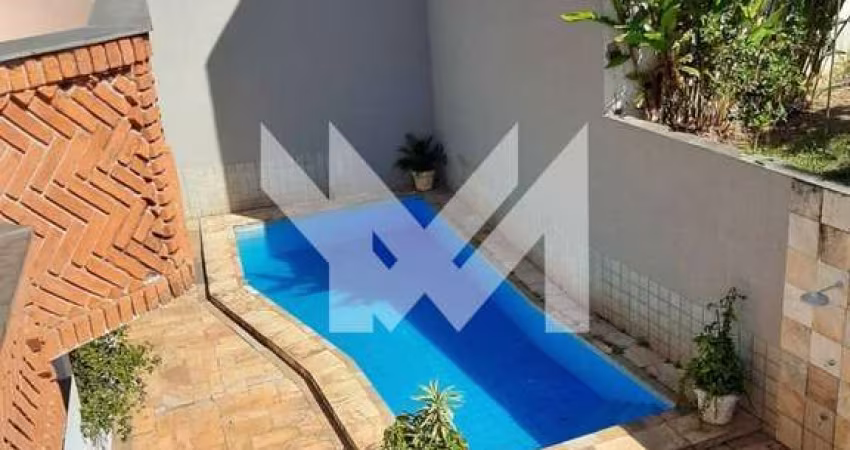 Sobrado de 750 m² com 8 quartos 1 suite à Venda - Jardim Guapira