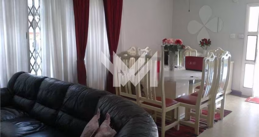Sobrado 3 Quartos, 3 suítes, Área Gourmet e 5 Vagas de Garagem a Venda, Jardim Japão