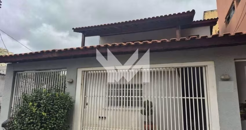 SOBRADO DE 142m² COM 3 QUARTOS SENDO 1 SUÍTE E 2 VAGAS NA VILA MAZZEI