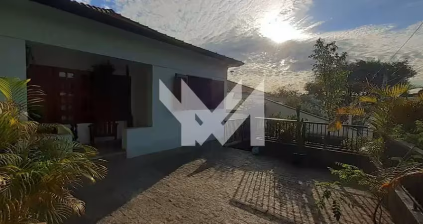 Sobrado à venda na água fria,  310 m²,3 quartos, 2 vagas + casa de fundo (edícula)
