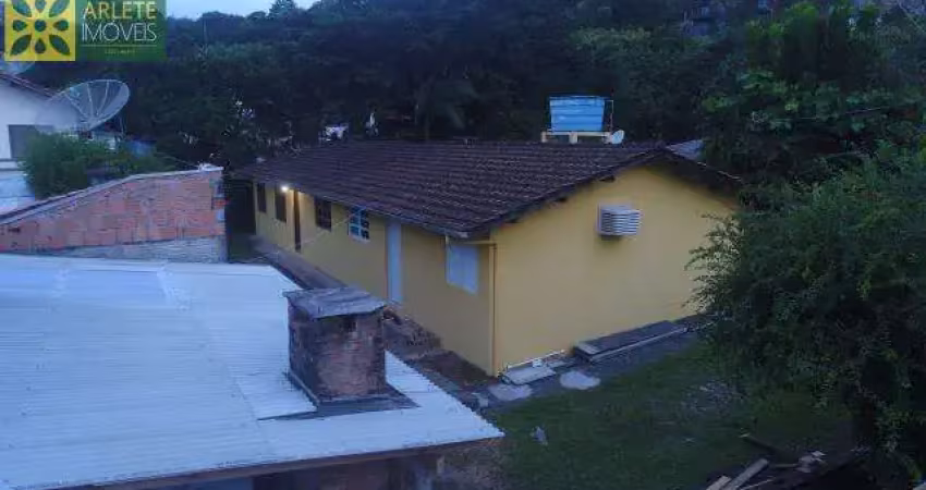 Casa com 1 quarto para alugar na AV. GOV. CELSO RAMOS, 1358, Centro, Porto Belo