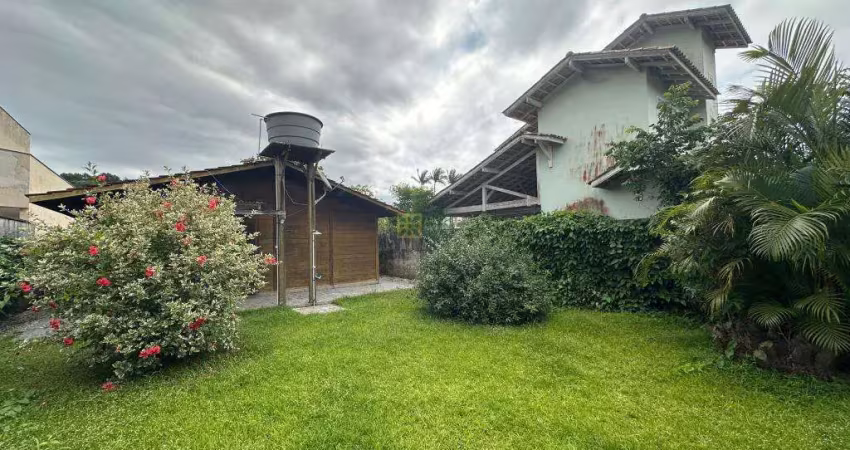 Casa com 3 quartos à venda na Rua Irineu José Moreira, 461, Centro, Porto Belo