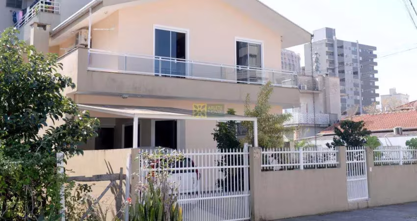 Casa com 3 quartos à venda na Rua Leonel Rodolfo Drews, 254, Balneário Perequê, Porto Belo