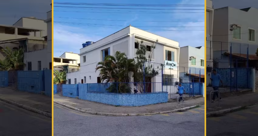 ALUGO ÓTIMA CASA COM 2 DORMITÓRIOS NO CENTRO DE MACAÉ