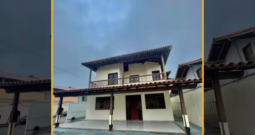 VENDO LINDA CASA COM 5 DORMITÓRIOS NO VISCONDE EM MACAÉ