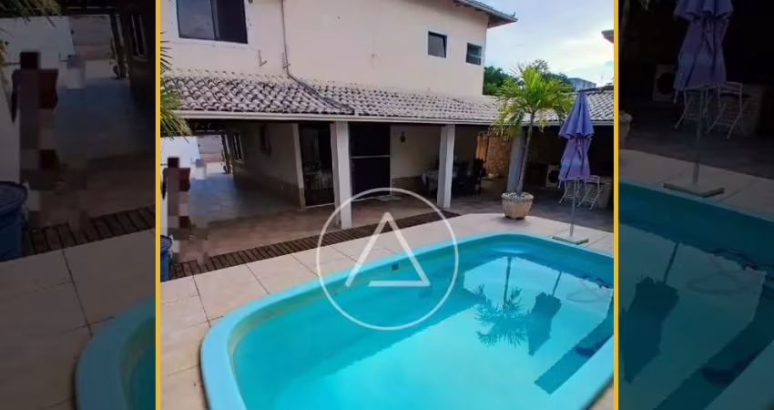 ALUGO CASA MARAVILHOSA COM 3 DORMITÓRIOS E PISCINA NO OURO VERDE EM RIO DAS OSTRAS