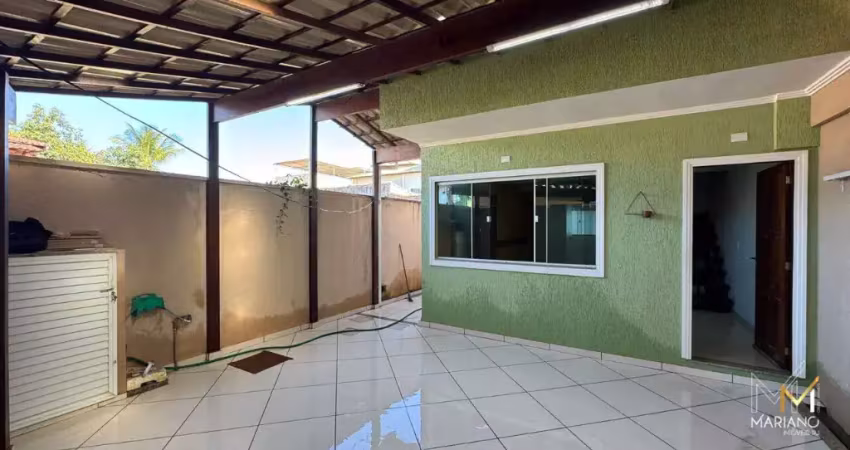Alugo ótima casa perto da praia com 2 suítes no bela vista em rio das ostras