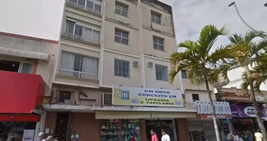 Vendo ótimo apartamento com 2 dormitórios no centro de macaé