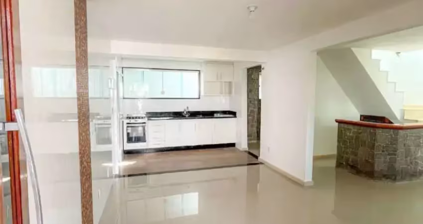 Vendo ótima casa com 3 dormitórios na glória em macaé