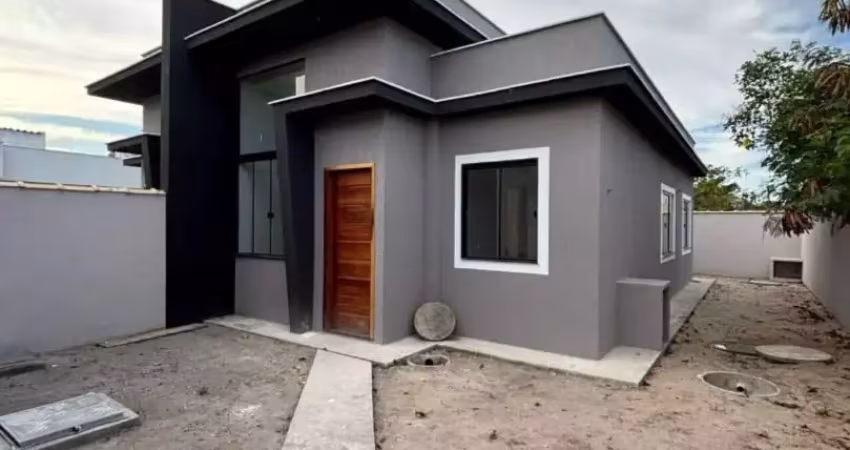 Vendo maravilhosa casa com 2 dormitórios na enseada em rio das ostras
